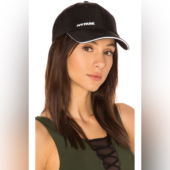 IVY PARK Accessories - IVY PARK BY BEYONCÉ Reflective Logo Brim Black Baseball Face Cap